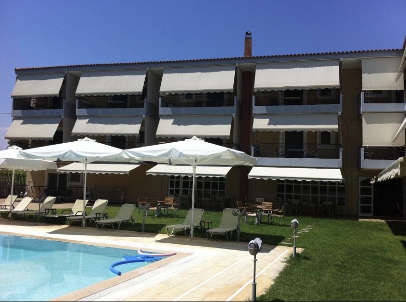 Εξωτερική όψη-Πισίνα